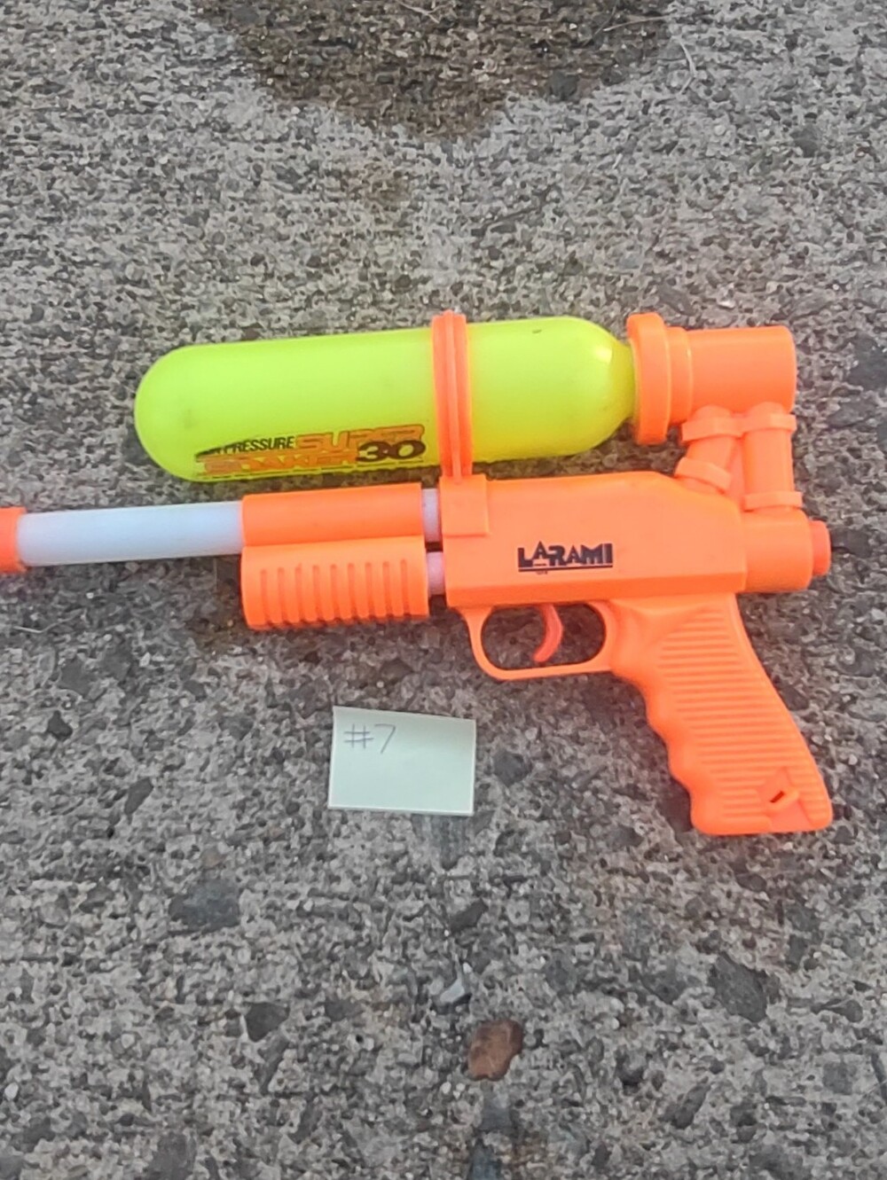Vintage 1990 Larami Super Soaker 30 Air Pressure Pump Water Gun Orange WORKS